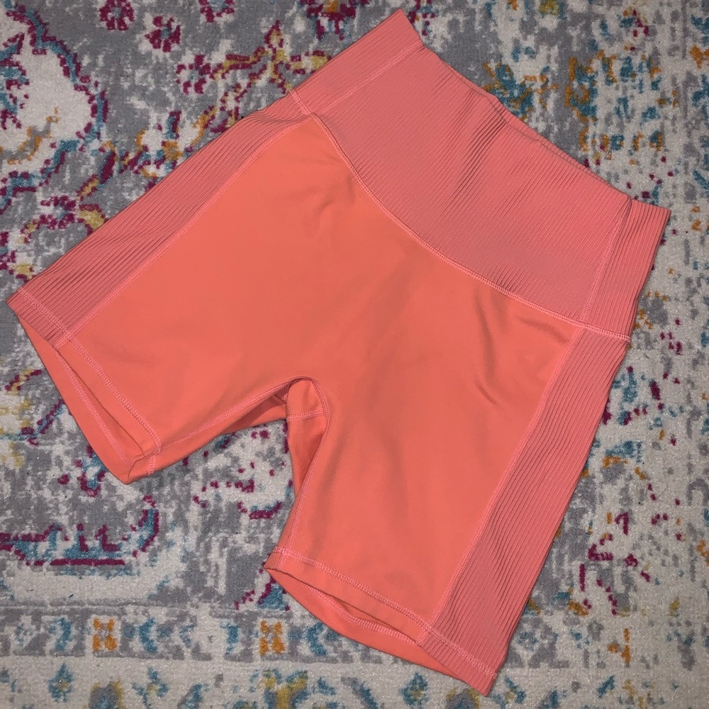 P’TULA HB 6 in shorts